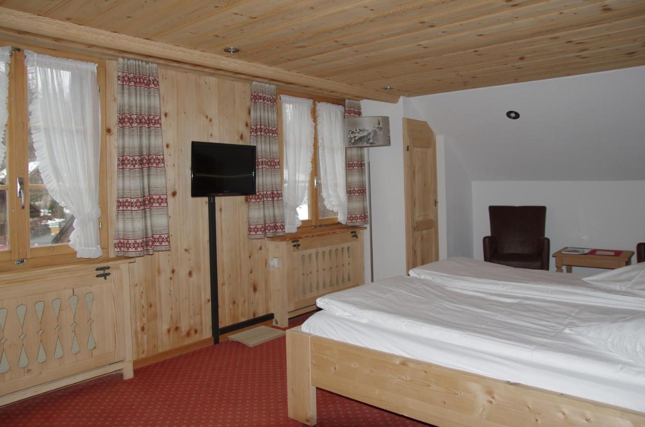 Posthotel Roessli 3* Gstaad